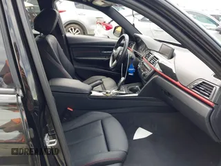 2013 BMW 3 Series 328i z VIN WBA3A5C52DJ461664, wystawiony jako IAAI lot #42182365 z przebiegiem 125 195 mil mil oraz . Historia ofert i sprzedaży dostępna na DreamBid. Obrazek 5.
