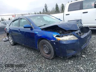 2011 Toyota Camry LE z VIN 4T1BF3EKXBU636340, wystawiony jako IAAI lot #41860238 z przebiegiem 209 260 mil mil oraz . Historia ofert i sprzedaży dostępna na DreamBid. Obrazek 1.