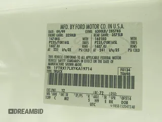 2000 Ford F-150 XL with VIN 1FTRX17LXYKA19714, listed as a IAAI auction lot 41996370 with 0 mi miles. Bid and sale history available at carsss.com. Image 9.