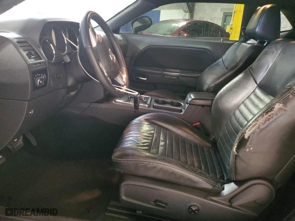 2013 Dodge Challenger SXT with VIN 2C3CDYAG5DH725000, listed as a Copart auction lot 82157004 with 188,278 mi miles and Salvage Title. Bid and sale history available at carsss.com. Image 7.