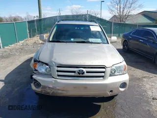2005 Toyota Highlander z VIN JTEEP21A150093876, wystawiony jako IAAI lot #41808749 z przebiegiem 308 481 mil mil oraz . Historia ofert i sprzedaży dostępna na DreamBid. Obrazek 12.