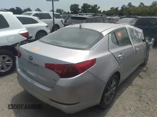 2013 Kia Optima LX z VIN 5XXGM4A73DG094160, wystawiony jako IAAI lot #41523337 z przebiegiem Nie podano mil oraz . Historia ofert i sprzedaży dostępna na DreamBid. Obrazek 4.