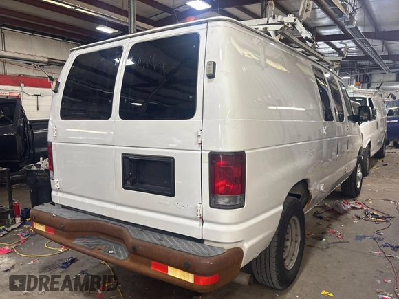 2009 Ford Econoline Cargo z VIN 1FTNE24L79DA83987, wystawiony jako IAAI lot #42484076 z przebiegiem 137 361 mil mil oraz . Historia ofert i sprzedaży dostępna na DreamBid. Obrazek 26.