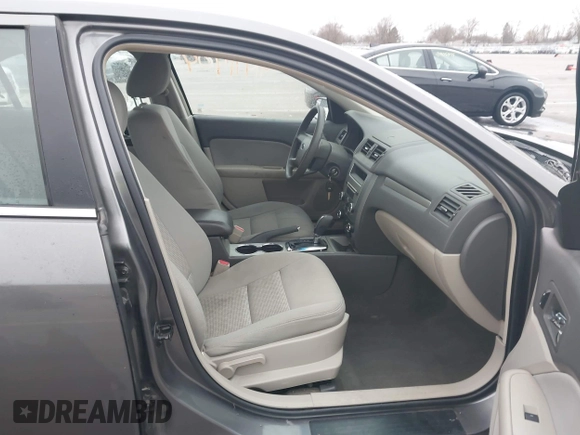 2011 Ford Fusion SE with VIN 3FAHP0HA7BR331095, listed as a IAAI auction lot 41911404 with 182,425 mi miles. Bid and sale history available at carsss.com. Image 5.