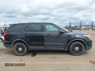 2013 Ford Police Interceptor Utility z VIN 1FM5K8AR6DGC72895, wystawiony jako IAAI lot #42239370 z przebiegiem 210 128 mil mil oraz . Historia ofert i sprzedaży dostępna na DreamBid. Obrazek 13.
