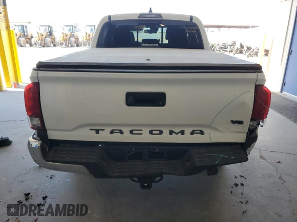 2023 Toyota Tacoma SR5 z VIN 3TMAZ5CN3PM219718, wystawiony jako Copart lot #55253845 z przebiegiem 18 879 mil mil oraz Szkody całkowita. Historia ofert i sprzedaży dostępna na DreamBid. Obrazek 6.