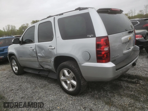 2013 Chevrolet Tahoe LT z VIN 1GNSCBE01DR172941, wystawiony jako Copart lot #51650255 z przebiegiem 110 706 mil mil oraz Szkoda całkowita • Salvage title. Historia ofert i sprzedaży dostępna na DreamBid. Obrazek 2.