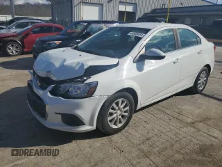2018 Chevrolet Sonic LT z VIN 1G1JD5SH9J4109682, wystawiony jako Copart lot #44330484 z przebiegiem 126 805 mil mil oraz Czysty tytuł • Clean title. Historia ofert i sprzedaży dostępna na DreamBid. Obrazek 1.