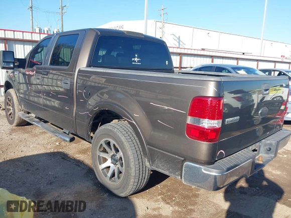 2008 Ford F-150 XLT z VIN 1FTPW12V18KB96106, wystawiony jako IAAI lot #41661206 z przebiegiem 251 729 mil mil oraz . Historia ofert i sprzedaży dostępna na DreamBid. Obrazek 3.