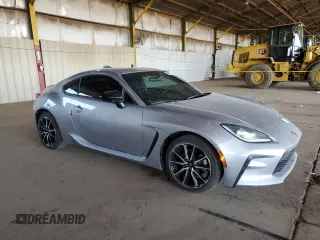 2024 Toyota 86 z VIN JF1ZNBB17R9755378, wystawiony jako Copart lot #47601375 z przebiegiem 6 697 mil mil oraz Szkoda całkowita • Salvage title. Historia ofert i sprzedaży dostępna na DreamBid. Obrazek 4.