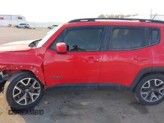 2015 Jeep Renegade Latitude with VIN ZACCJABT6FPB23098, listed as a IAAI auction lot 41538866 with 111,107 mi miles. Bid and sale history available at carsss.com. Image 14.