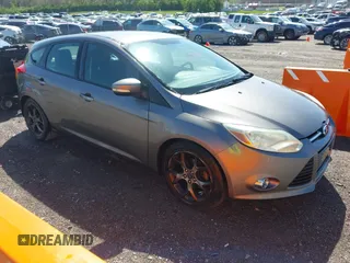 2014 Ford Focus SE with VIN 1FADP3K25EL305342, listed as a IAAI auction lot 42001108 with 150,672 mi miles. Bid and sale history available at carsss.com. Image 1.