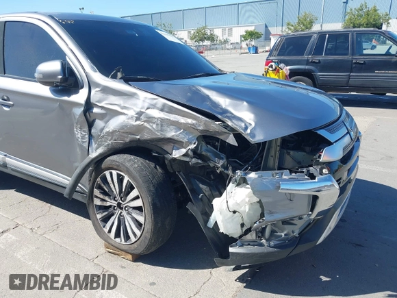 2020 Mitsubishi Outlander SE с VIN JA4AD3A35LZ048784, выставлен на аукционе IAAI как лот 42327627 с пробегом 42 516 миль миль и . История ставок и продаж доступна на DreamBid. Изображение 6.