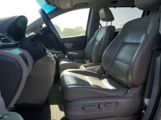 2011 Honda Odyssey EX-L with VIN 5FNRL5H69BB047150, listed as a Copart auction lot 52421595 with 198,233 mi miles and Clean Title. Bid and sale history available at DreamBid. Image 7.