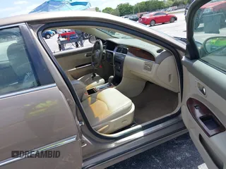 2007 Buick LaCrosse CXL with VIN 2G4WD582371198097, listed as a IAAI auction lot 42168438 with Not Provided miles. Bid and sale history available at carsss.com. Image 5.