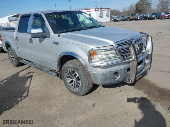 2008 Ford F-150 XLT with VIN 1FTPW12V58FA30390, listed as a IAAI auction lot 41718134 with 220,448 mi miles. Bid and sale history available at carsss.com. Image 1.