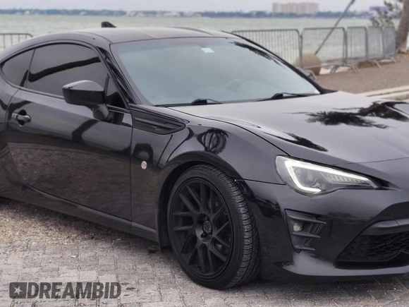 2017 Toyota 86 with VIN JF1ZNAA18H9706314, listed as a Copart auction lot 43111575 with 109,600 mi miles and Salvage Title. Bid and sale history available at carsss.com. Image 1.