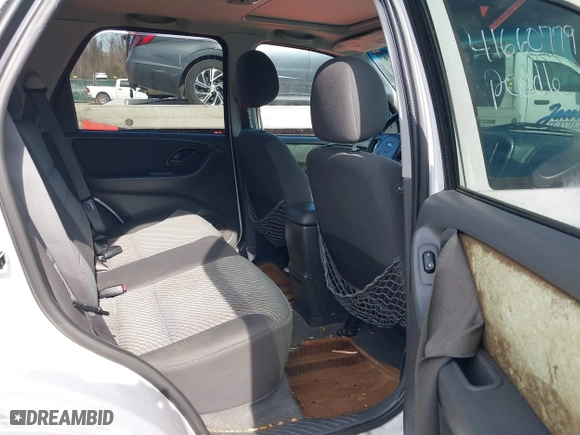 2003 Ford Escape XLT Popular 2 with VIN 1FMCU93163KB78008, listed as a IAAI auction lot 41660779 with 153,898 mi miles. Bid and sale history available at carsss.com. Image 8.
