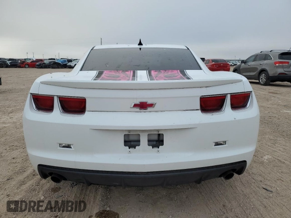 2013 Chevrolet Camaro LT z VIN 2G1FB1E39D9127220, wystawiony jako Copart lot #50932945 z przebiegiem 89 058 mil mil oraz Czysty tytuł • Clean title. Historia ofert i sprzedaży dostępna na DreamBid. Obrazek 6.