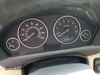 2018 BMW 3 Series 320i z VIN WBA8E1G55JNU88942, wystawiony jako Copart lot #51738745 z przebiegiem Nie podano mil oraz Szkody całkowita. Historia ofert i sprzedaży dostępna na DreamBid. Obrazek 9.