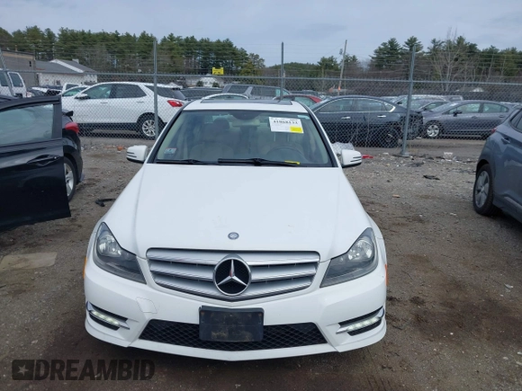 2013 Mercedes-Benz C 300 Sport z VIN WDDGF8AB3DR269791, wystawiony jako IAAI lot #41868133 z przebiegiem 140 336 mil mil oraz . Historia ofert i sprzedaży dostępna na DreamBid. Obrazek 11.