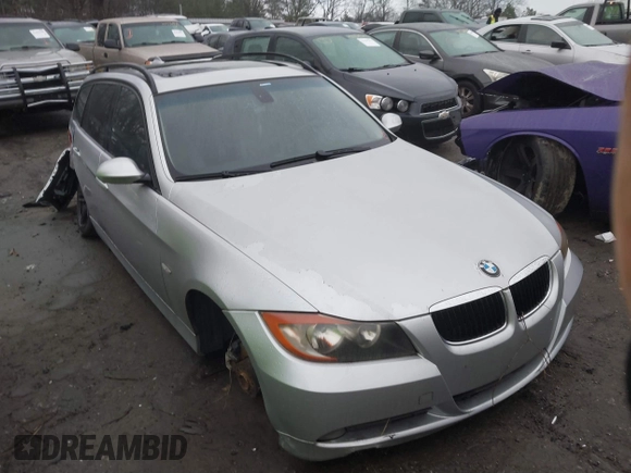 2007 BMW 3 Series 328i with VIN WBAVS13567FX16497, listed as a IAAI auction lot 41395943 with 171,518 mi miles. Bid and sale history available at carsss.com. Image 1.