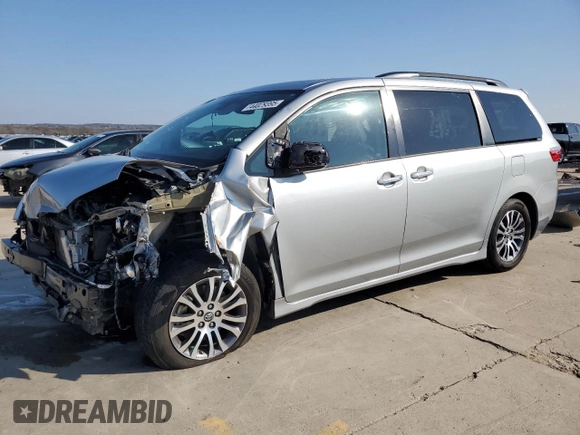 2019 Toyota Sienna XLE Auto Access Seat with VIN 5TDYZ3DC4KS993338, listed as a Copart auction lot 44029395 with 71,430 mi miles and Salvage Title. Bid and sale history available at carsss.com. Image 1.
