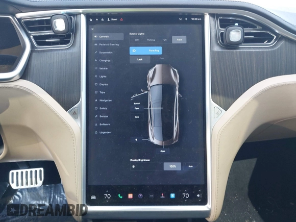 2013 Tesla Model S z VIN 5YJSA1DN6DFP03367, wystawiony jako IAAI lot #42565978 z przebiegiem 105 945 mil mil oraz . Historia ofert i sprzedaży dostępna na DreamBid. Obrazek 17.