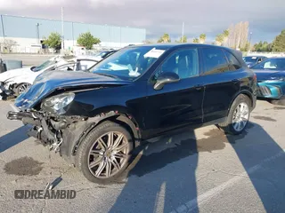 2018 Porsche Cayenne z VIN WP1AA2A24JKA02500, wystawiony jako IAAI lot #41885724 z przebiegiem 70 183 mil mil oraz . Historia ofert i sprzedaży dostępna na DreamBid. Obrazek 18.