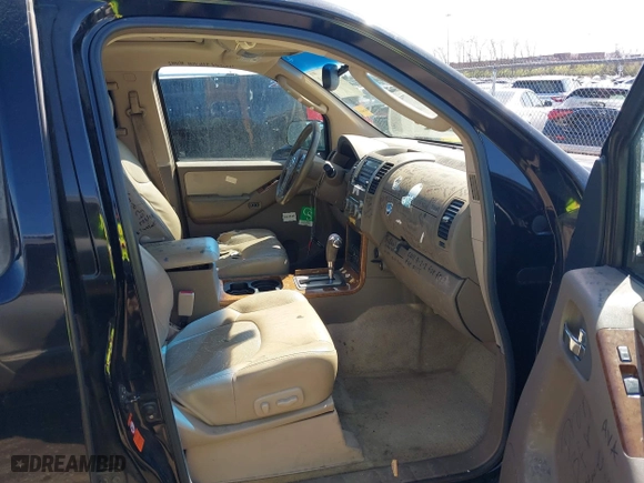 2005 Nissan Pathfinder LE with VIN 5N1AR18W95C733951, listed as a IAAI auction lot 41847161 with 225,716 mi miles. Bid and sale history available at carsss.com. Image 5.