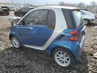 2008 Smart fortwo Pure z VIN WMEEJ31X08K095175, wystawiony jako Copart lot #52931165 z przebiegiem 102 299 mil mil oraz Szkody całkowita. Historia ofert i sprzedaży dostępna na DreamBid. Obrazek 2.