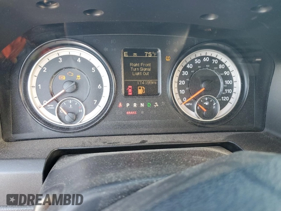 2016 Ram 1500 Express z VIN 1C6RR6FG8GS142235, wystawiony jako Copart lot #86250044 z przebiegiem 174 199 mil mil oraz Szkoda całkowita • Salvage title. Historia ofert i sprzedaży dostępna na DreamBid. Obrazek 9.