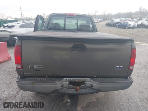 2004 Ford F-150 XL с VIN 2FTRF172X4CA89139, выставлен на аукционе IAAI как лот 42038181 с пробегом Не указан миль и . История ставок и продаж доступна на DreamBid. Изображение 16.