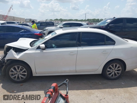 2013 Volkswagen Jetta SE с VIN 3VWDX7AJXDM365203, выставлен на аукционе IAAI как лот 42551918 с пробегом 124 946 миль миль и . История ставок и продаж доступна на DreamBid. Изображение 15.