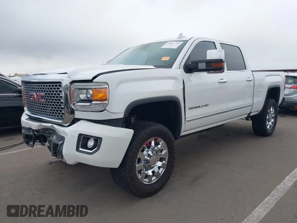 2016 GMC Sierra 2500HD Denali z VIN 1GT12UE89GF172877, wystawiony jako IAAI lot #41807741 z przebiegiem 36 719 mil mil oraz . Historia ofert i sprzedaży dostępna na DreamBid. Obrazek 17.