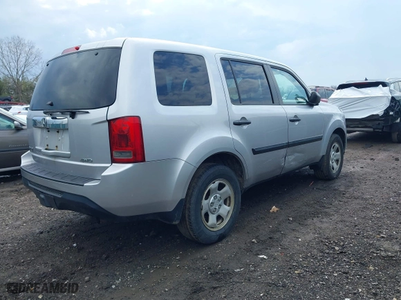 2013 Honda Pilot LX with VIN 5FNYF4H21DB076834, listed as a IAAI auction lot 41879938 with 174,219 mi miles. Bid and sale history available at carsss.com. Image 4.