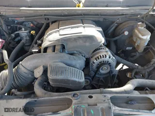 2007 Chevrolet Silverado 1500 LT w/1LT with VIN 1GCEC19J07E580345, listed as a IAAI auction lot 40884974 with 277,971 mi miles. Bid and sale history available at carsss.com. Image 10.