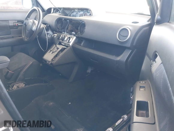 2011 Scion xB z VIN JTLZE4FE1B1137789, wystawiony jako IAAI lot #41834770 z przebiegiem 237 666 mil mil oraz . Historia ofert i sprzedaży dostępna na DreamBid. Obrazek 5.