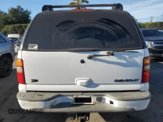2002 Chevrolet Suburban Z71 with VIN 3GNFK16T52G274926, listed as a Copart auction lot 88449475 with 260,929 mi miles and Salvage Title. Bid and sale history available at carsss.com. Image 6.