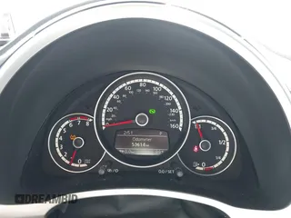 2013 Volkswagen Beetle 2.5L w/Sound/Nav с VIN 3VW5P7AT2DM810474, выставлен на аукционе IAAI как лот 42328515 с пробегом 53 614 миль миль и . История ставок и продаж доступна на DreamBid. Изображение 7.