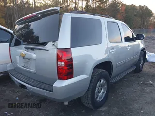 2014 Chevrolet Tahoe LS z VIN 1GNSKAE04ER122811, wystawiony jako IAAI lot #40936688 z przebiegiem 217 197 mil mil oraz . Historia ofert i sprzedaży dostępna na DreamBid. Obrazek 4.