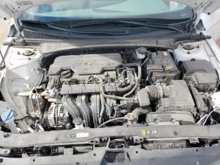 2024 Hyundai Elantra SEL z VIN KMHLS4DG3RU742125, wystawiony jako Copart lot #53405435 z przebiegiem 29 028 mil mil oraz Szkoda całkowita • Salvage title. Historia ofert i sprzedaży dostępna na DreamBid. Obrazek 11.