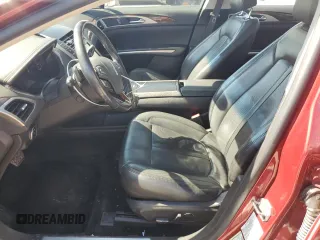 2013 Lincoln MKZ z VIN 3LN6L2GK3DR817386, wystawiony jako Copart lot #55602535 z przebiegiem 121 664 mil mil oraz Szkoda całkowita • Salvage title. Historia ofert i sprzedaży dostępna na DreamBid. Obrazek 7.
