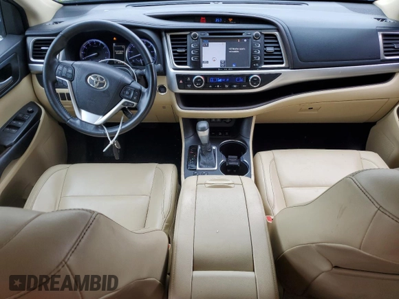 2018 Toyota Highlander SE with VIN 5TDJZRFH4JS905514, listed as a Copart auction lot 61064085 with 83,598 mi miles and Salvage title. Bid and sale history available at DreamBid. Image 8.