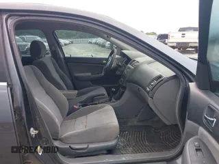 2005 Honda Accord LX z VIN 3HGCM56425G709400, wystawiony jako IAAI lot #42347788 z przebiegiem 221 464 mil mil oraz . Historia ofert i sprzedaży dostępna na DreamBid. Obrazek 5.