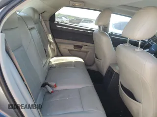 2007 Chrysler 300 Touring z VIN 2C3KA53G07H833643, wystawiony jako Copart lot #56048745 z przebiegiem 191 871 mil mil oraz Szkoda całkowita • Salvage title. Historia ofert i sprzedaży dostępna na DreamBid. Obrazek 10.