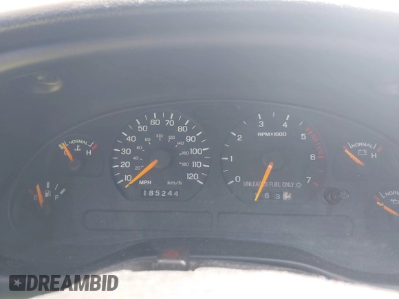 1998 Ford Mustang z VIN 1FAFP4047WF257717, wystawiony jako IAAI lot #42505127 z przebiegiem 185 244 mil mil oraz . Historia ofert i sprzedaży dostępna na DreamBid. Obrazek 7.
