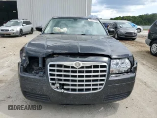 2009 Chrysler 300 LX z VIN 2C3KA43D79H556962, wystawiony jako Copart lot #58315205 z przebiegiem 177 577 mil mil oraz Szkoda całkowita • Salvage title. Historia ofert i sprzedaży dostępna na DreamBid. Obrazek 5.