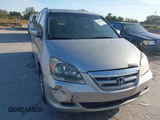 2005 Honda Odyssey EX-L with VIN 5FNRL38645B419566, listed as a IAAI auction lot 42104083 with 255,274 mi miles and . Bid and sale history available at carsss.com. Image 6.