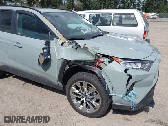 2019 Toyota RAV4 XLE Premium with VIN 2T3A1RFV7KW076483, listed as a IAAI auction lot 41945570 with 9,334 mi miles. Bid and sale history available at carsss.com. Image 6.